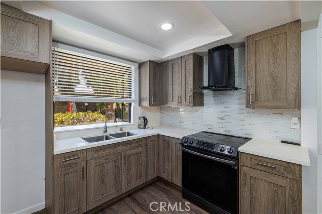 1806 N Fairview Street, Santa Ana CA: https://media.crmls.org/medias/6af1508e-5f32-4ee4-86f8-a5ed0f9fb2f8.jpg