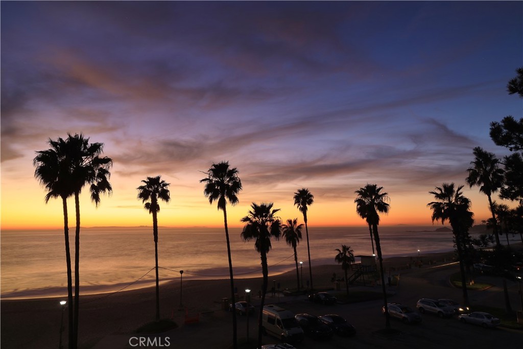 https://media.crmls.org/medias/6af19c07-a7d4-4e05-b6f4-871df65d2471.jpg?preset=X-Large