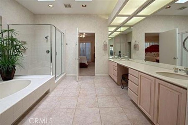 315 Indian Ridge Drive, Palm Desert CA: https://media.crmls.org/medias/6af21a07-45ff-4bee-9957-8cd28822bb80.jpg