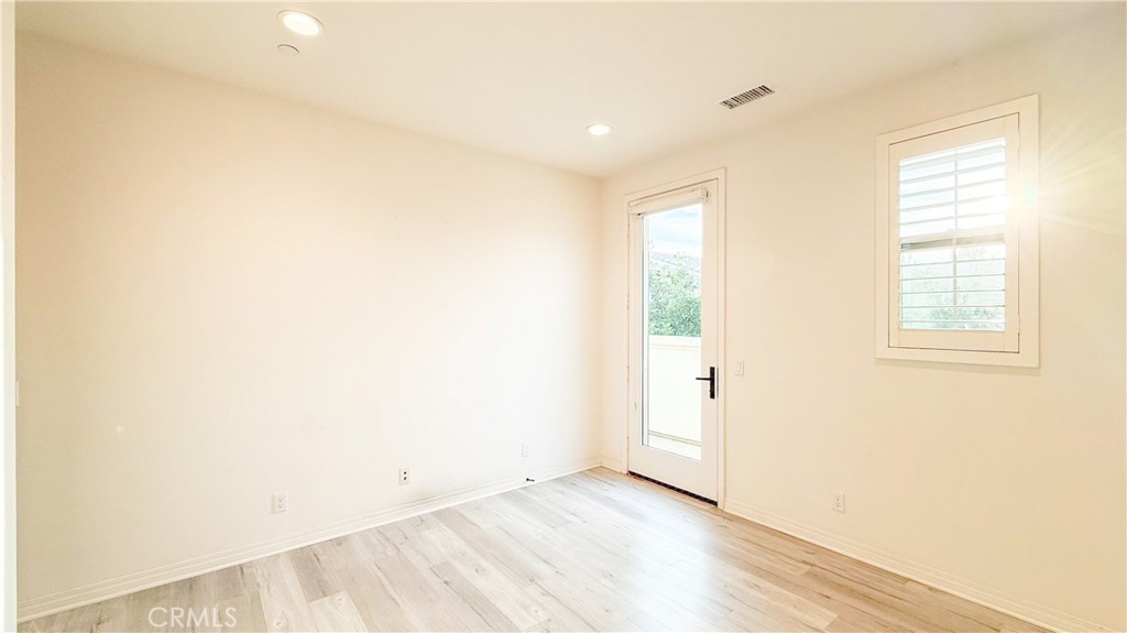 MLS #OC25272097 image #36