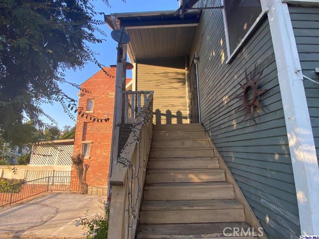 907 Dexter Street, Highland Park, California 90042, ,Multi-Family,For Sale,Dexter,320009597