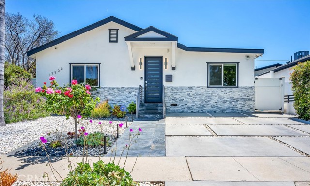 17900 Bullock Street, Encino CA: https://media.crmls.org/medias/6af41406-7e20-4440-b7fe-896916a46db9.jpg