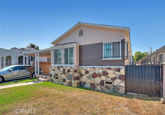Detail Gallery Image 3 of 44 For 355 E Century Bld, Los Angeles,  CA 90003 - 2 Beds | 1 Baths
