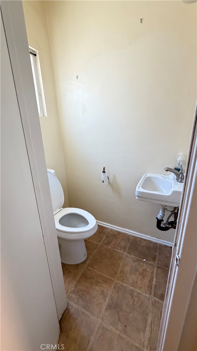 https://media.crmls.org/medias/6af48f27-6886-48fb-9c77-52b3c4b81363.jpg?preset=X-Large