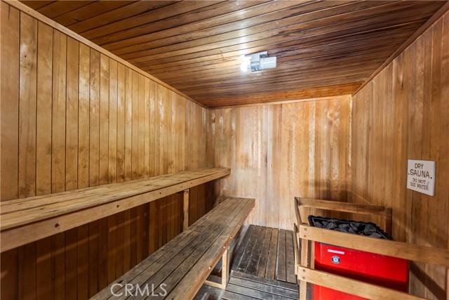 Detail Gallery Image 24 of 28 For 15000 Halldale Ave #101,  Gardena,  CA 90247 - 2 Beds | 2 Baths