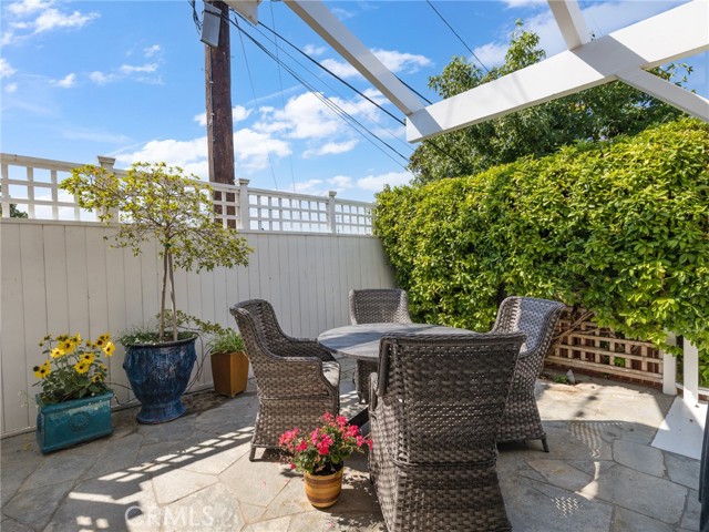 3509 Poinsettia Avenue, Manhattan Beach, California 90266, 4 Bedrooms Bedrooms, ,2 BathroomsBathrooms,Residential,Sold,Poinsettia,SB21155019