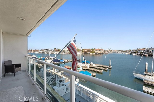 Detail Gallery Image 18 of 38 For 4053 Aladdin Dr, Huntington Beach,  CA 92649 - 3 Beds | 2/1 Baths