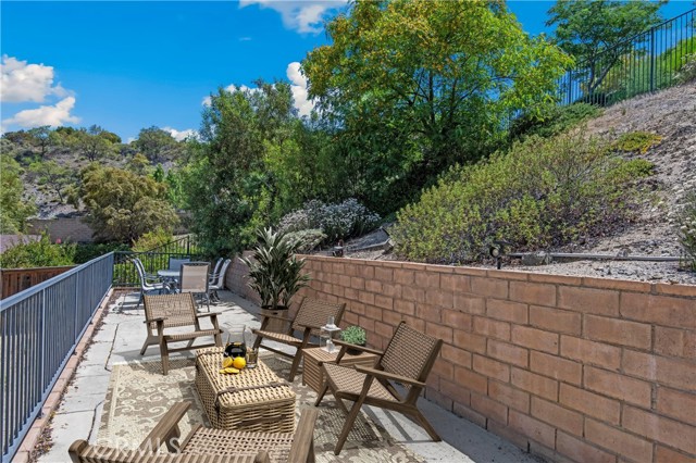 29483 Rock Point Drive, Lake Elsinore CA: https://media.crmls.org/medias/6af84413-2767-44f3-97d7-8cdcbfdd7887.jpg