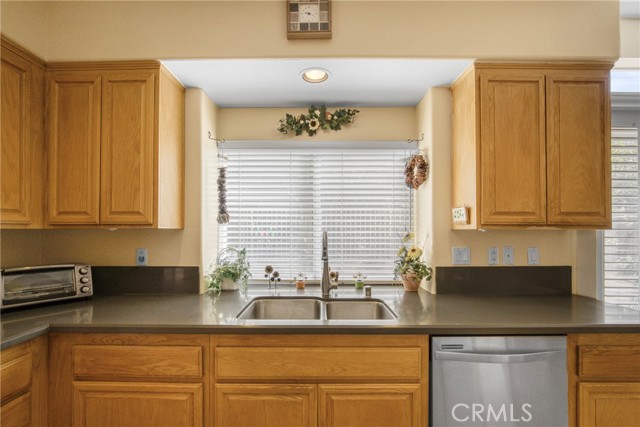 Detail Gallery Image 13 of 47 For 4744 Rhapsody Dr, Oak Park,  CA 91377 - 3 Beds | 3 Baths