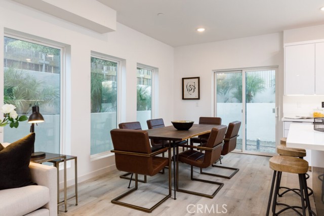846 N Alta Vista Boulevard, Los Angeles CA: https://media.crmls.org/medias/6af88f37-916f-4401-950c-c29965308383.jpg