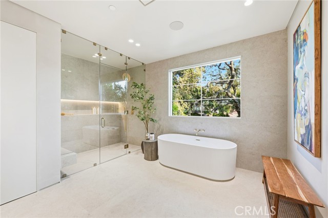 Detail Gallery Image 27 of 41 For 16782 Otsego, Encino,  CA 91436 - 6 Beds | 6/1 Baths