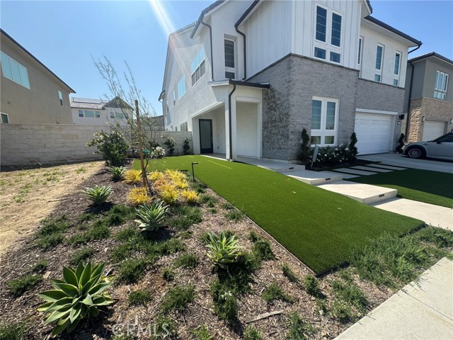 Detail Gallery Image 1 of 36 For 27810 Focus Way, Valencia,  CA 91381 - 1 Beds | 1 Baths