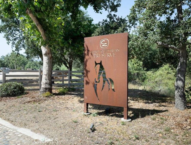 6 Marble Creek Lane, Coto de Caza CA: https://media.crmls.org/medias/6afaad0d-04d5-436e-a50a-c897e4565825.jpg
