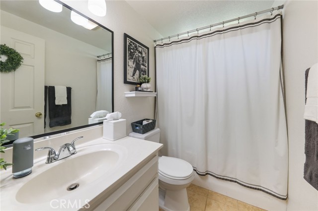 251 E Center Street, Covina CA: https://media.crmls.org/medias/6afae276-4105-4360-acca-fbff77fb3ed0.jpg
