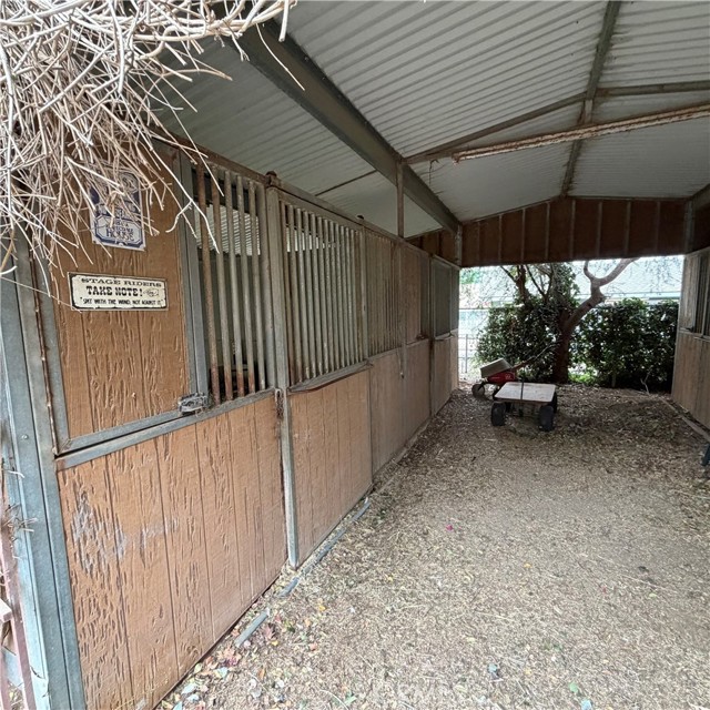 Detail Gallery Image 32 of 44 For 377 Oldstone Ct, Simi Valley,  CA 93065 - 4 Beds | 2 Baths