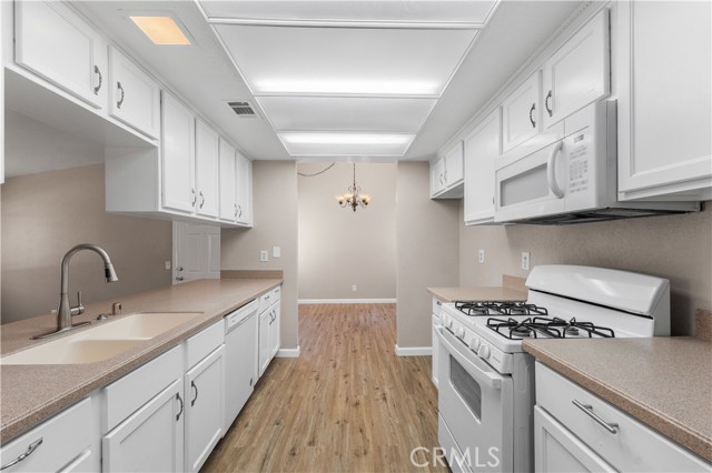 Detail Gallery Image 17 of 40 For 4633 Dowel Ave, Palmdale,  CA 93552 - 3 Beds | 2 Baths