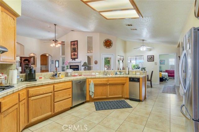 Detail Gallery Image 18 of 55 For 23465 Cherokee Rd, Apple Valley,  CA 92307 - 5 Beds | 3/1 Baths
