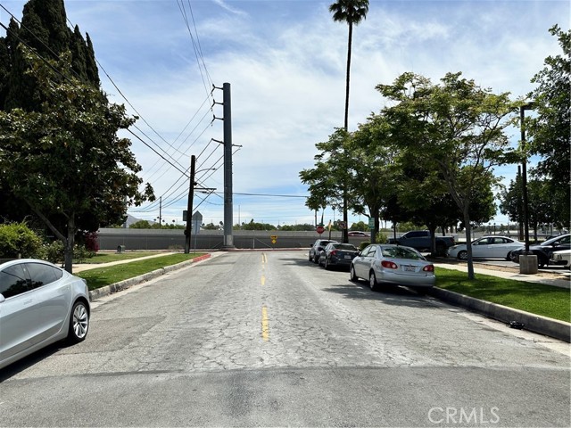 Detail Gallery Image 8 of 8 For 4308 Lime St, Riverside,  CA 92501 - – Beds | – Baths