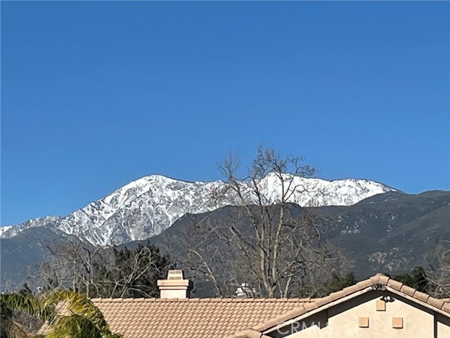2661 W Dawnview Drive, Rialto, CA, 92377 2661 W Dawnview Drive, Rialto, CA, 92377