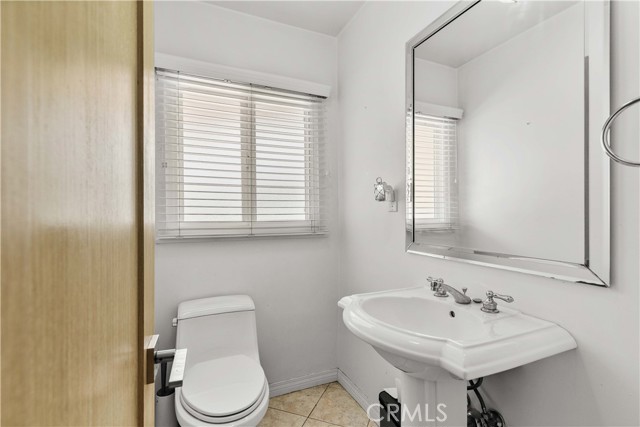 17533 Raymer Street, Sherwood Forest CA: https://media.crmls.org/medias/6aff0aa7-df13-4523-b781-c4e45d64b9d8.jpg