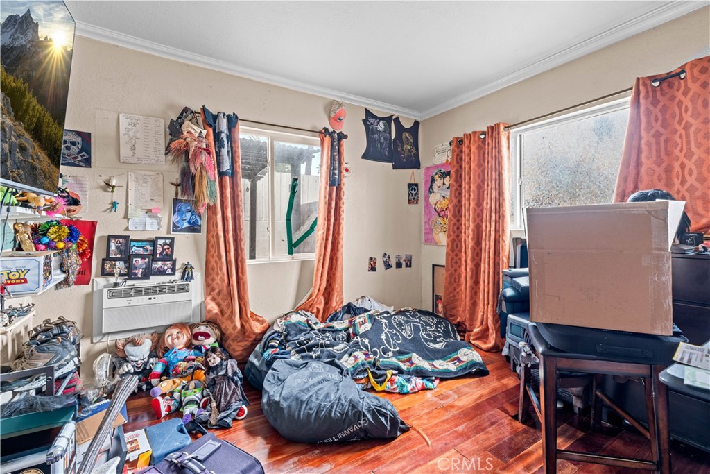https://media.crmls.org/medias/6aff73ed-affe-446b-abbd-2bac18ebe533.jpg?preset=X-Large