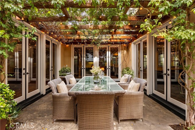 Detail Gallery Image 12 of 71 For 1314 19th St, Manhattan Beach,  CA 90266 - 5 Beds | 4/2 Baths