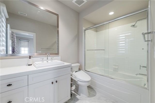 104 Quiet Place, Irvine CA: https://media.crmls.org/medias/6b0168e3-f6ce-4fee-8d56-8bbce30e01fa.jpg