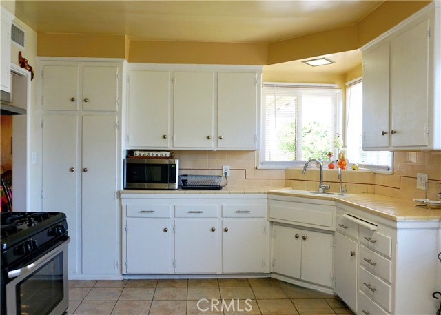 Detail Gallery Image 9 of 24 For 17809 San Jose St, Granada Hills,  CA 91344 - 3 Beds | 2 Baths