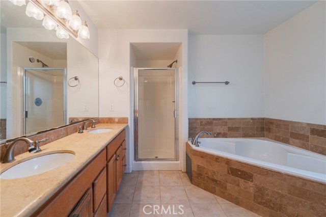 Detail Gallery Image 21 of 41 For 4445 W 163rd St., Lawndale,  CA 90260 - 4 Beds | 3/1 Baths
