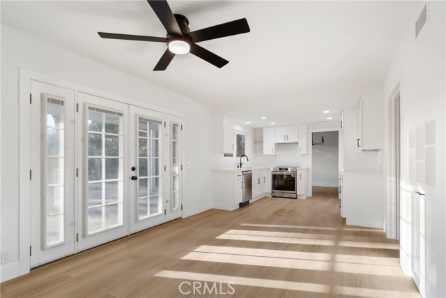13711 Farmington Road, Tustin CA: https://media.crmls.org/medias/6b030300-b946-4154-9acb-05fc7f0ed9f8.jpg