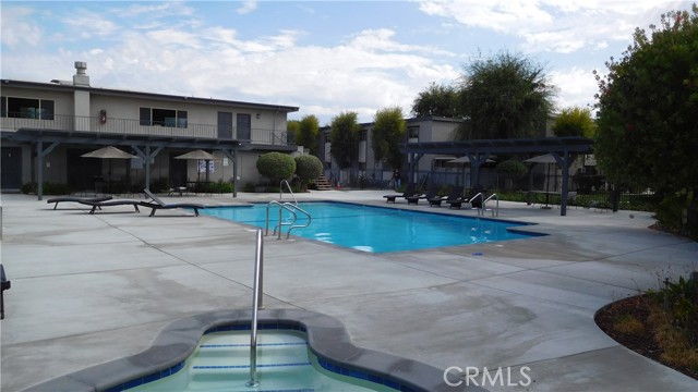 Detail Gallery Image 42 of 45 For 22030 Calvert St #3,  Woodland Hills,  CA 91367 - 2 Beds | 1 Baths