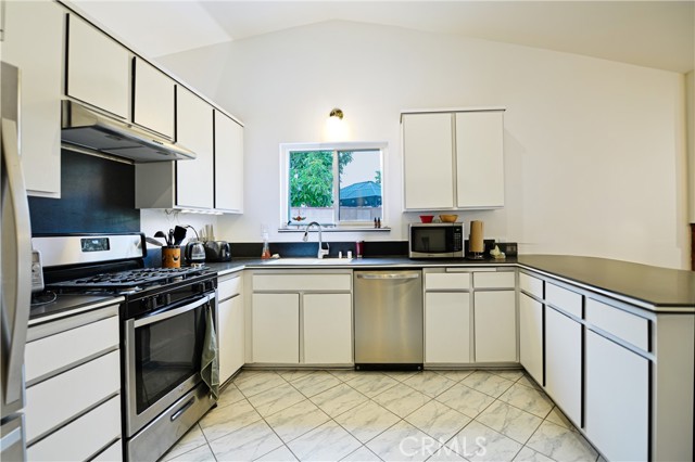 13142 Reedley Street, Arleta CA: https://media.crmls.org/medias/6b040c78-55d0-4353-b10c-3242dbd2ef35.jpg