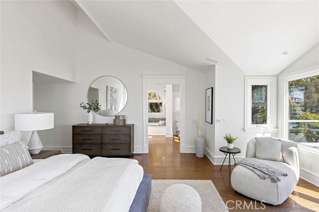 Detail Gallery Image 18 of 34 For 2163 Crestview Dr, Laguna Beach,  CA 92651 - 3 Beds | 2/1 Baths