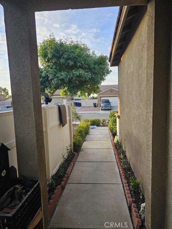 11847 Branch Court, Adelanto CA: https://media.crmls.org/medias/6b049278-e1c6-4fbc-8351-a3ae465eca09.jpg
