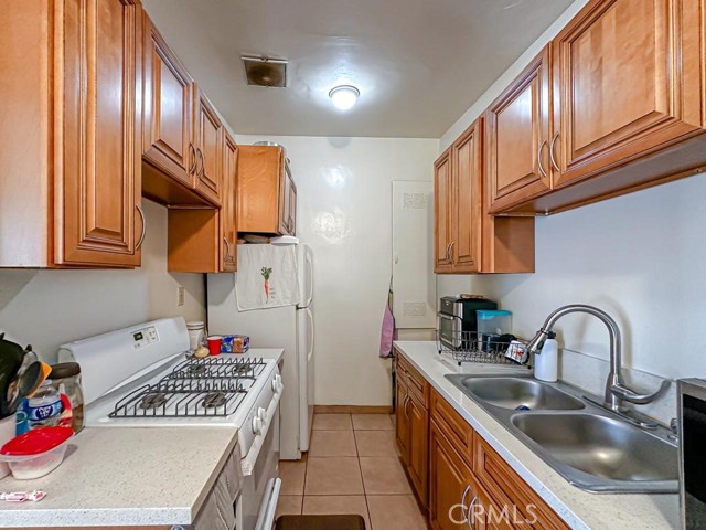 3915 E 11th Street, Long Beach CA: https://media.crmls.org/medias/6b063de0-3a20-4b92-a7ee-e8fb277740cd.jpg