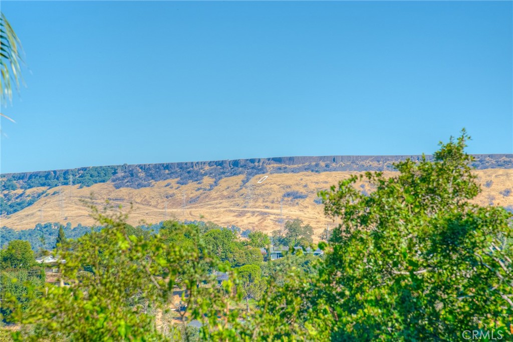 https://media.crmls.org/medias/6b06574c-1fc8-403e-8d54-c3ed45116a97.jpg?preset=X-Large