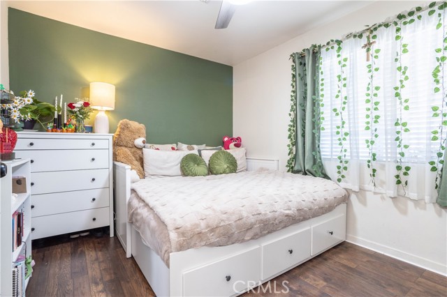 Detail Gallery Image 10 of 28 For 8006 Zelzah, Reseda,  CA 91335 - 4 Beds | 2 Baths