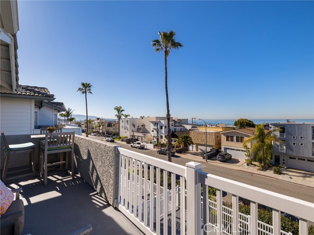 446 Monterey Boulevard, Hermosa Beach, California 90254, 3 Bedrooms Bedrooms, ,2 BathroomsBathrooms,Residential,Sold,Monterey Boulevard,SB23016851