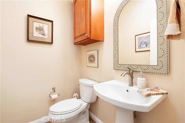 255 Puerta De Lomas, Fallbrook CA: https://media.crmls.org/medias/6b07af48-8c9f-4496-a2ac-4fcddb52097b.jpg