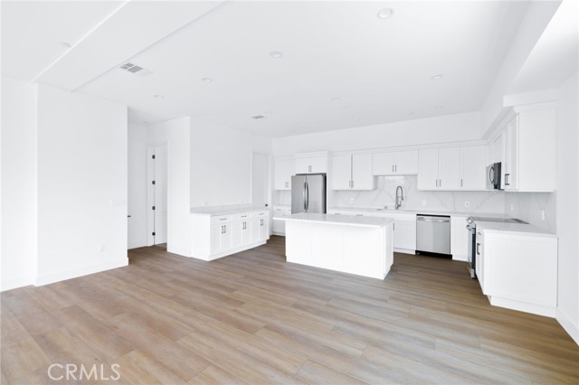 Detail Gallery Image 9 of 33 For 4827 Oakwood Ave, Los Angeles,  CA 90004 - 5 Beds | 3 Baths