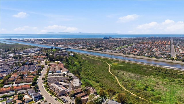 Detail Gallery Image 36 of 41 For 1095 Mesa Bluff, Costa Mesa,  CA 92627 - 2 Beds | 2/1 Baths