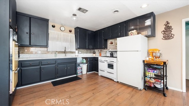 Detail Gallery Image 15 of 49 For 6570 Monte Vista, San Bernardino,  CA 92404 - 2 Beds | 2 Baths