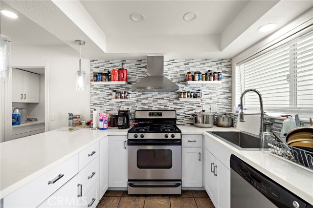 Detail Gallery Image 12 of 37 For 590 Traverse Dr, Costa Mesa,  CA 92626 - 4 Beds | 3 Baths