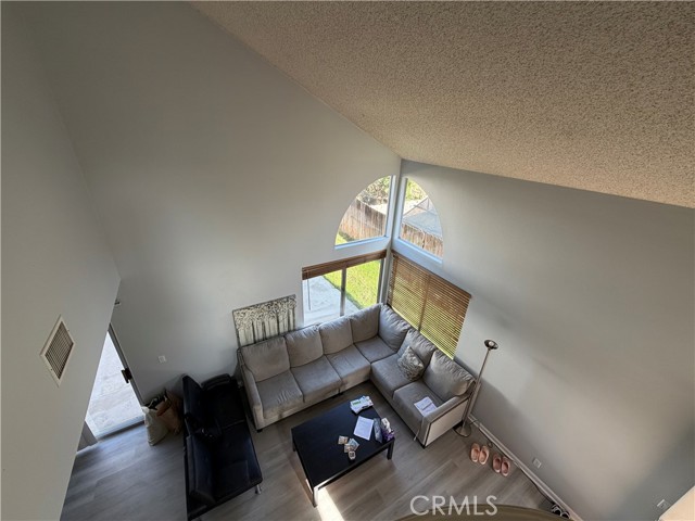 Detail Gallery Image 5 of 18 For 14932 Dandelion Ct, Fontana,  CA 92336 - 3 Beds | 2/1 Baths