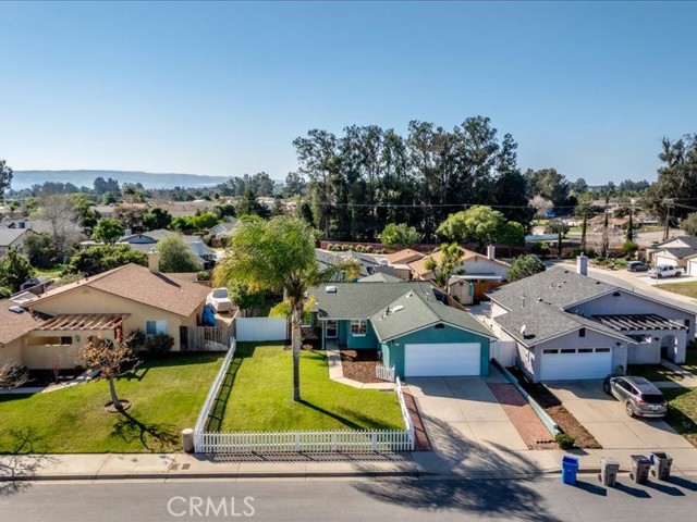 Detail Gallery Image 5 of 15 For 330 Kestrel Way, Nipomo,  CA 93444 - 3 Beds | 2 Baths