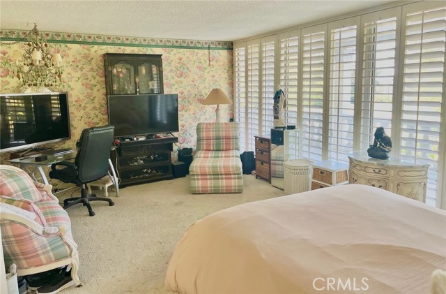 730 Santiago Avenue, Long Beach CA: https://media.crmls.org/medias/6b0bc300-19a1-4cc3-ac99-1c2b80842494.jpg