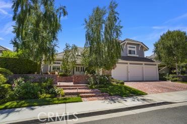 24066 Regents Park Circle, Valencia CA: https://media.crmls.org/medias/6b0bdbc3-925f-4d28-8efb-55f6cb93b983.jpg