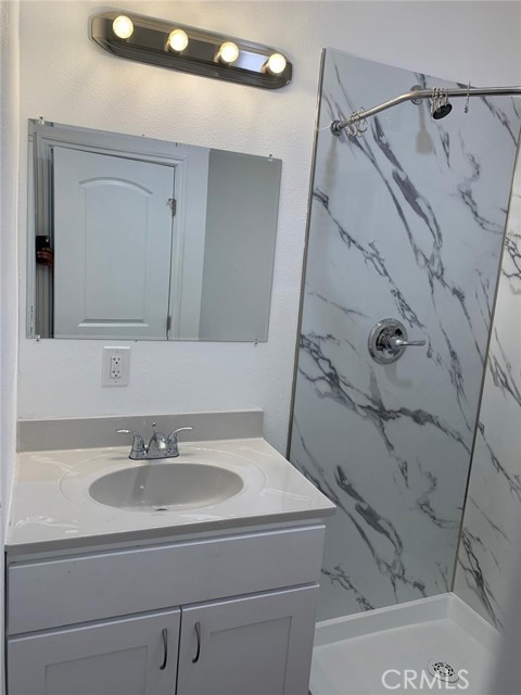 1057 circle city dr Circle, Corona CA: https://media.crmls.org/medias/6b0c45c0-15dd-4fb1-ad8b-fbe8ae8f5faa.jpg