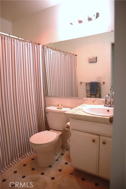 Detail Gallery Image 14 of 25 For 2330 Vanguard Way #F102,  Costa Mesa,  CA 92626 - 2 Beds | 2 Baths
