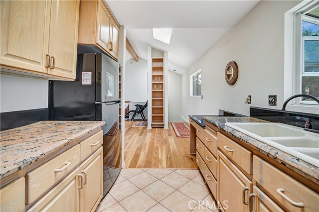 Detail Gallery Image 7 of 49 For 22011 Callado Way, Topanga,  CA 90290 - 2 Beds | 2 Baths